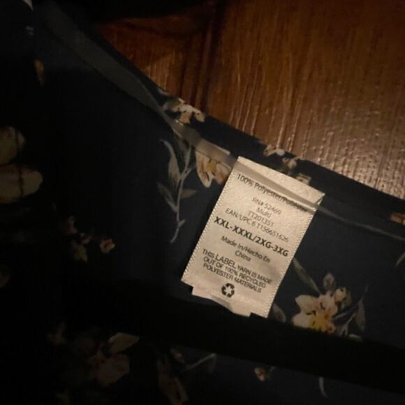 Floral Shawl/Coverup  - Picture 6 of 6